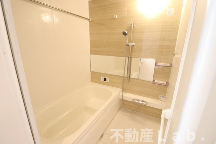 クリークレイン南高江の浴室