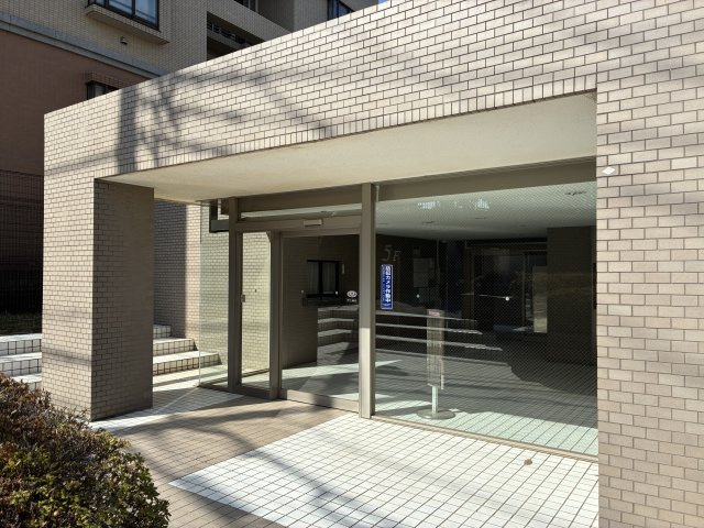 グローリア初穂宮崎台のエントランス|エントランスは5Fになります