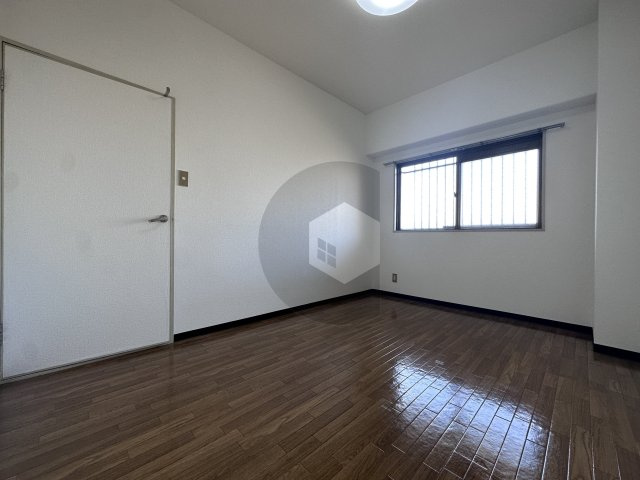 ハイマート新喜多の洋室