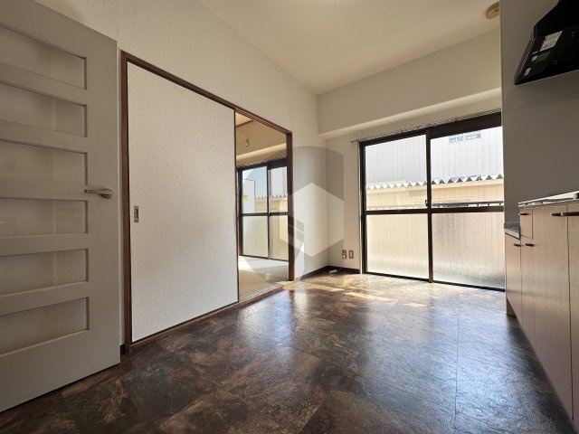 ハイマート新喜多の居間・リビング