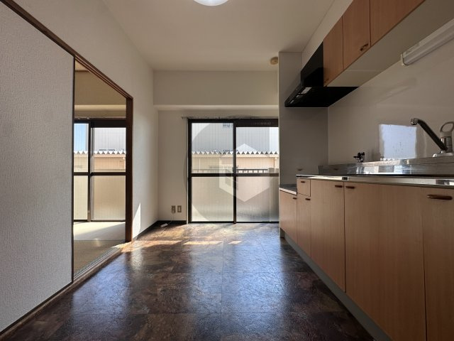 ハイマート新喜多の居間・リビング