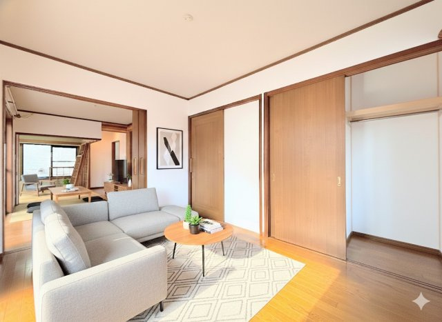 泉区下和泉4丁目　中古戸建てのその他|◆リビングは一日中太陽の光が射し込みます。家族が集まる空間は、自然と笑顔が溢れます！(家具はイメージです)