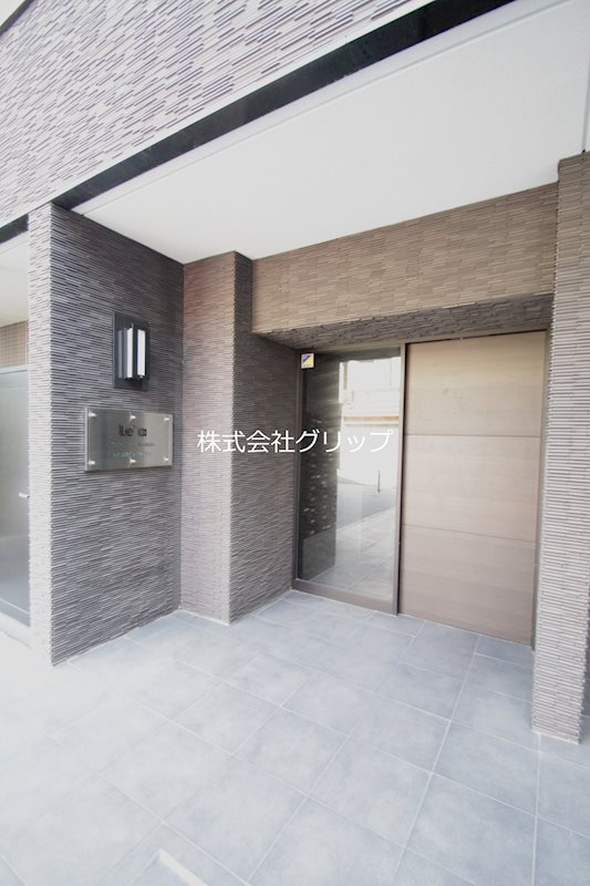 Le'a横濱ヴィヴァーチェのエントランス