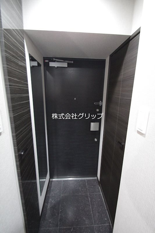 Le'a横濱ヴィヴァーチェの玄関