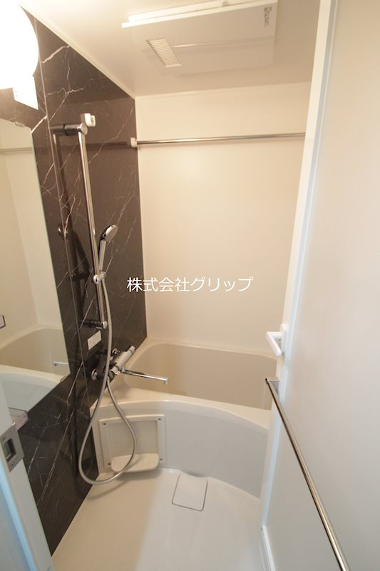 Le'a横濱ヴィヴァーチェの浴室