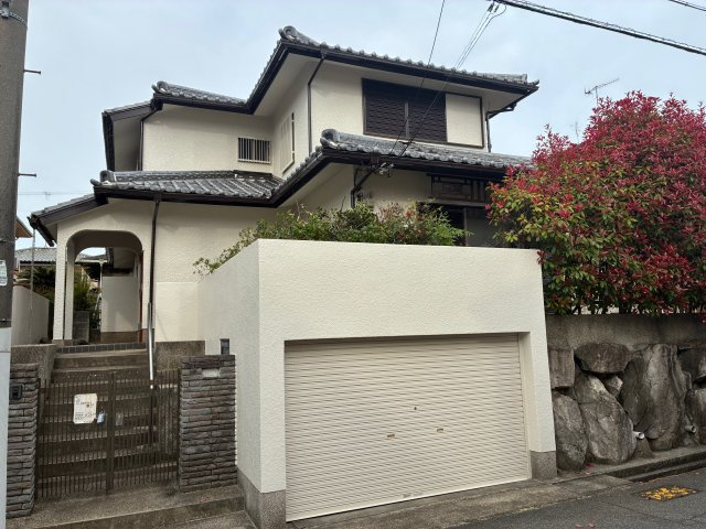 桃山台5丁目中古戸建の外観|2026年4月12日外壁・玄関ドア・その他塗装工事完了
