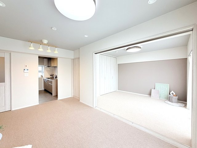 サンライフ本山の居間・リビング