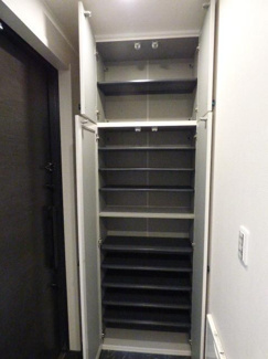 【玄関】 | ヴァローレ　Ⅰ