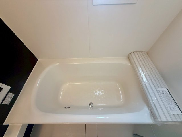 クレイドルガーデン宜野座村漢那 第２・４号棟の浴室|追い焚き機能付きのバスタブ