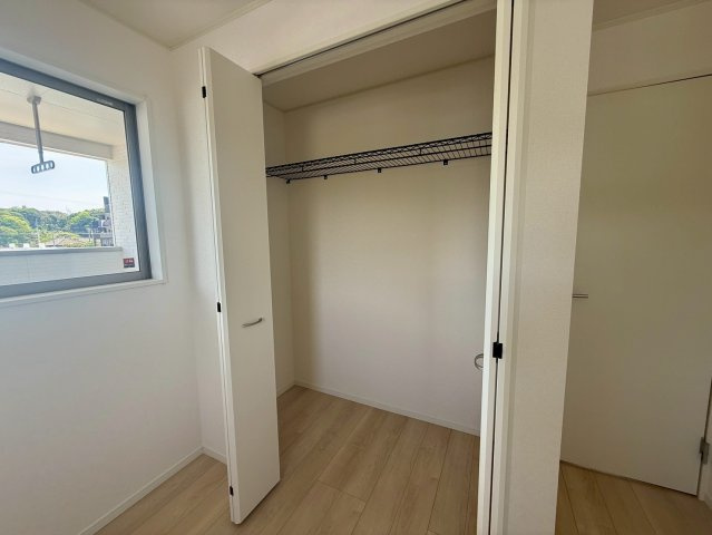 クレイドルガーデン宜野座村漢那 第２・４号棟の収納|２階洋室5.75帖には、便利なクローゼット収納を設置