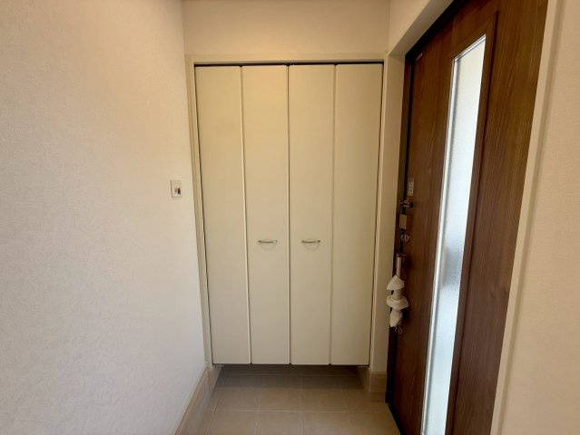 クレイドルガーデン宜野座村漢那 第２・４号棟の収納|可動式棚で靴の量や高さに合わせて自由に調整可能◎使い勝手も良く、見た目もスッキリな玄関収納◎