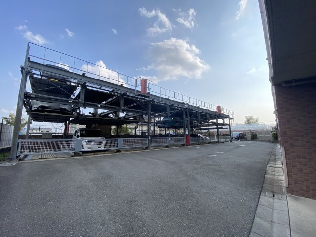 アンビシャス久米川の駐車場