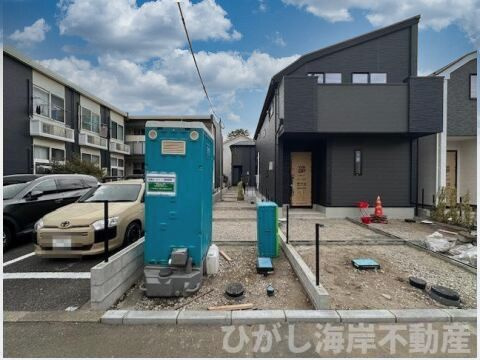 藤沢市鵠沼松が岡2丁目　新築戸建　全３棟の外観|3月2日撮影　外構工事中　現地外観
