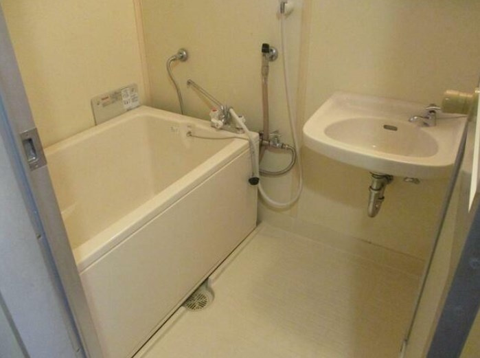 ドムスホワイトの浴室