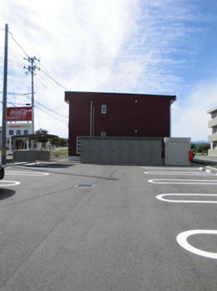 【駐車場】 | グランド　ソレイユ | 車をお持ちの方に嬉しい駐車場付きの物件です