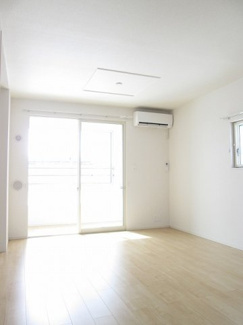 【居間・リビング】 | グランド　ソレイユ | 居間です