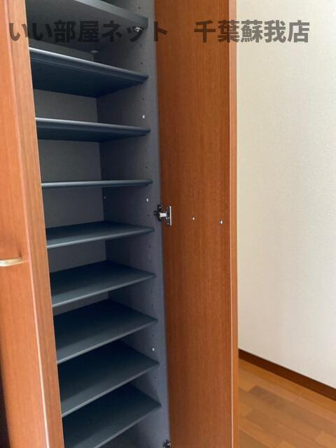 レポスアールの玄関