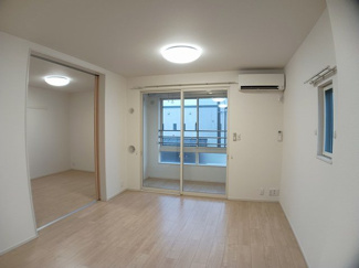 【居間・リビング】 | マスカット　ベリー　Ｂ | こちらの居間で趣味の時間をお楽しみください