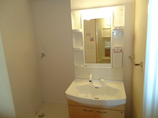 【洗面所】 | コンフォール．アイ・ディ・エー（Ⅰ・Ｄ・Ａ） | 洗髪洗面化粧台