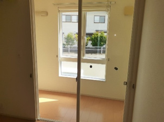 【内装】 | シャン・ド・フルールⅡ | 明るい色調の室内です