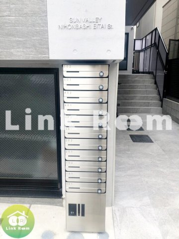 SUN VALLEY 日本橋永代通りのエントランス