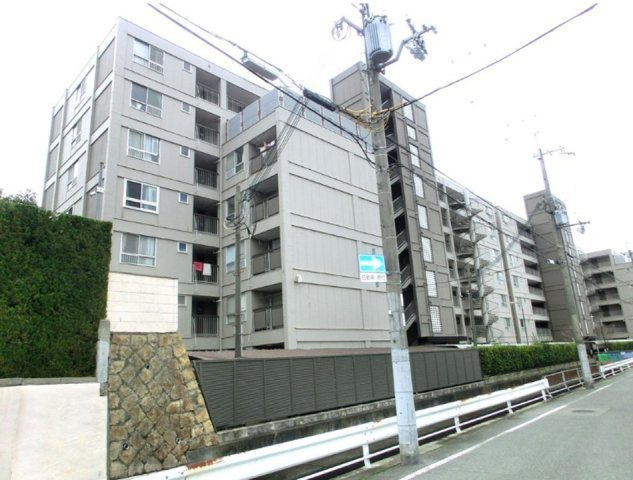 甲子園第8コーポラスB棟の外観