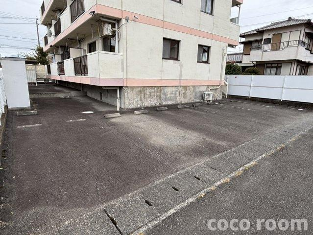 ルシェンテの駐車場