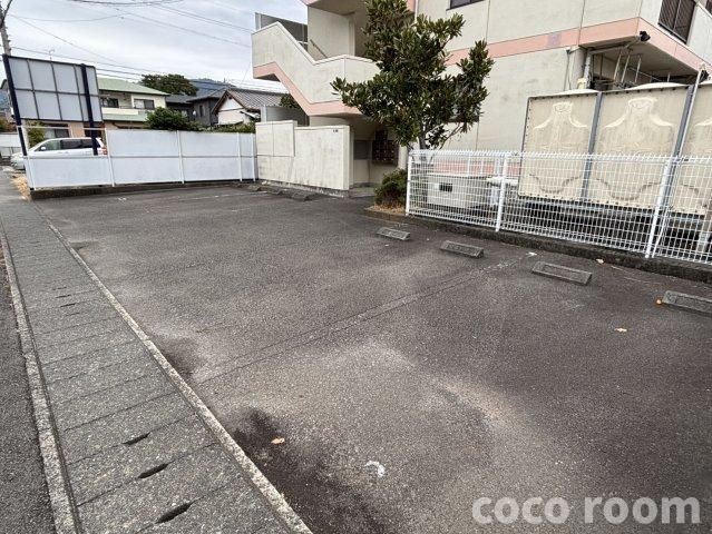 ルシェンテの駐車場