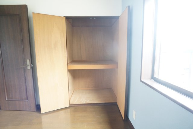 生瀬高台貸家の収納