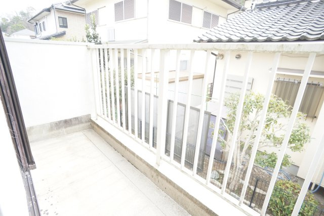 生瀬高台貸家のバルコニー