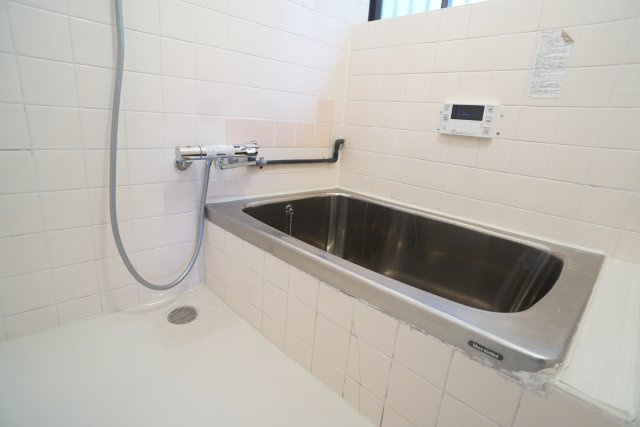 生瀬高台貸家の浴室