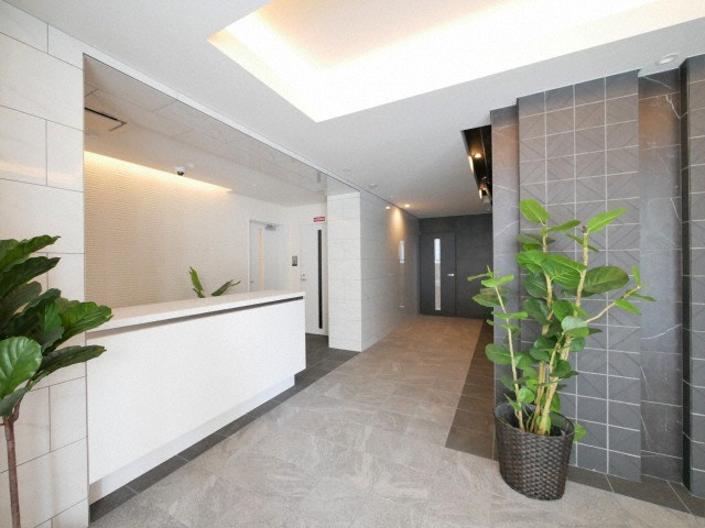 大阪市港区南市岡１丁目の賃貸マンションのロビー