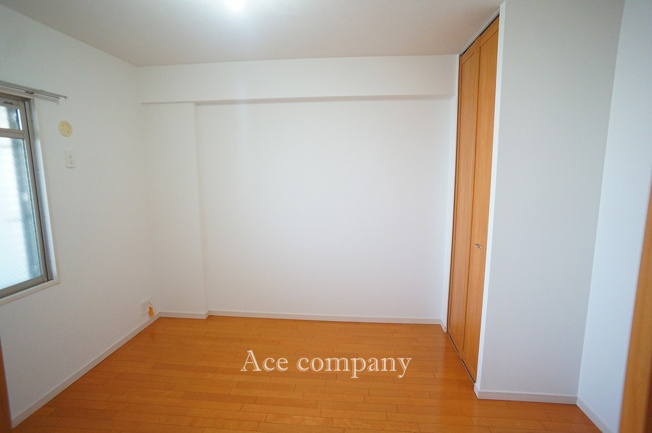 【子供部屋】 | コートヴィラージュ平野 | 【洋室5.1帖】