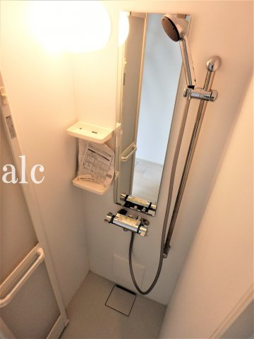 クレシア高円寺の浴室|コンパクトで使いやすいシャワールームです