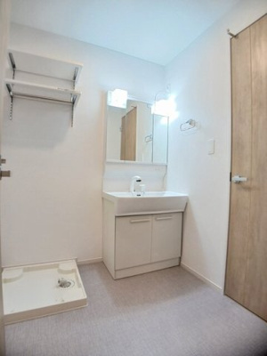 【洗面所】 | カルムメゾンⅠ | スペースが確保できる洗面所です