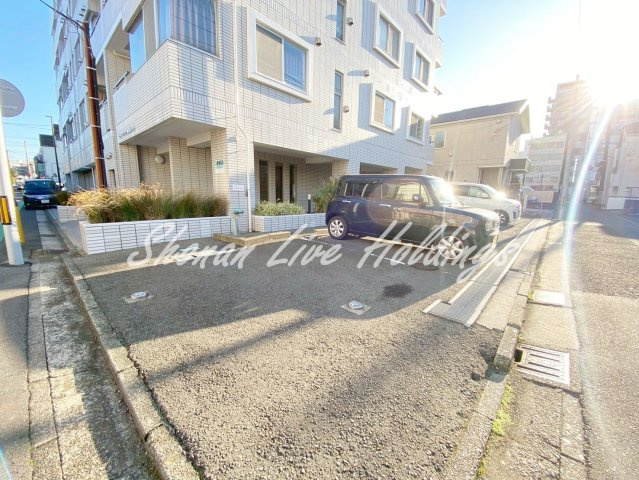グリーンパーク横須賀中央の駐車場|敷地内駐車場空きあり