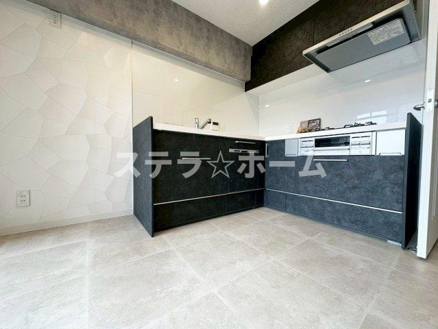 都島ロイヤルハイツのキッチン|L字のきれいなキッチンです