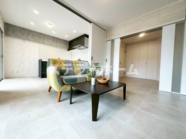 都島ロイヤルハイツの洋室|落ち着いた色調の洋室です