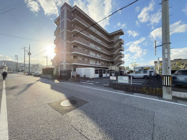 フィオーレ鏡川の外観