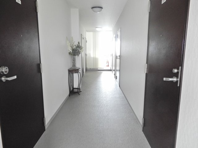 プチパレ天神のエントランス