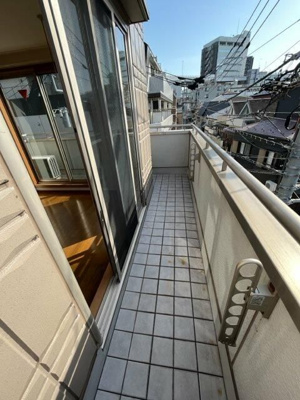 【バルコニー】 | フロラシオン | 外からの目が気にならないバルコニーで洗濯物が干せます