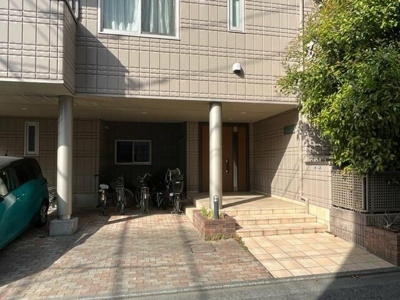 【エントランス】 | フロラシオン | ゆとりのあるエントランスです