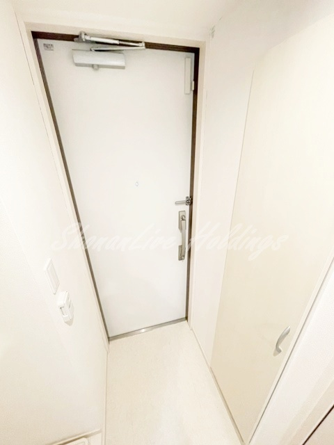 藤沢市湘南台１丁目のアパートの玄関