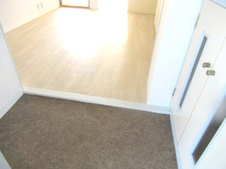 【玄関】 | ＴＨＥ　ＳＨＯＲＥ　ＨＯＵＳＥ | ゆったりとした玄関です