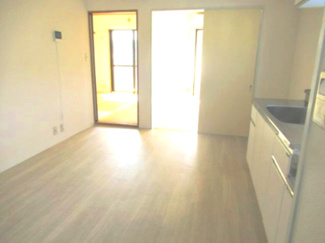 【居間・リビング】 | ＴＨＥ　ＳＨＯＲＥ　ＨＯＵＳＥ | ゆったりとした居間です