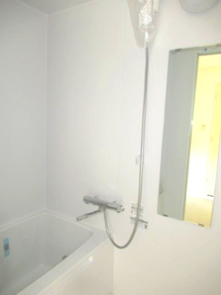 【浴室】 | ＴＨＥ　ＳＨＯＲＥ　ＨＯＵＳＥ | きれいなお風呂です