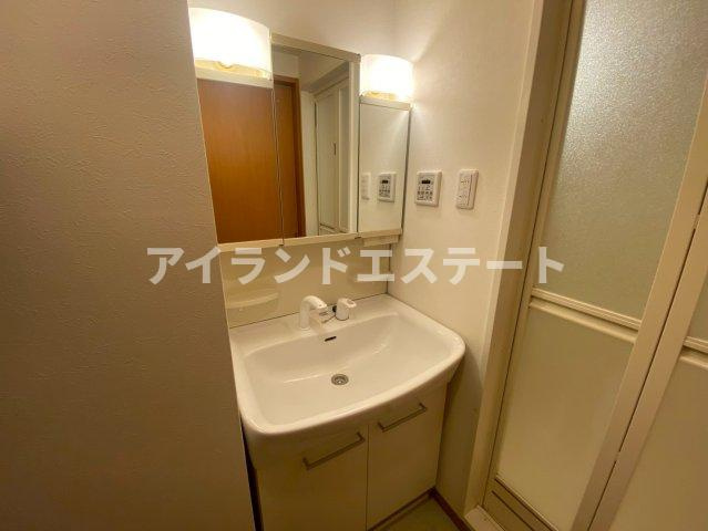 WISTERIA KOMAZAWA　床暖房　免震構造　駅近　バイク置場の洗面所