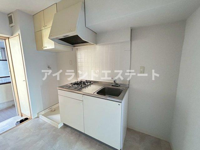 グレイスコートK　駅近　オートロック　女性限定　のキッチン|リフォーム中につき画像は他室反転タイプです。