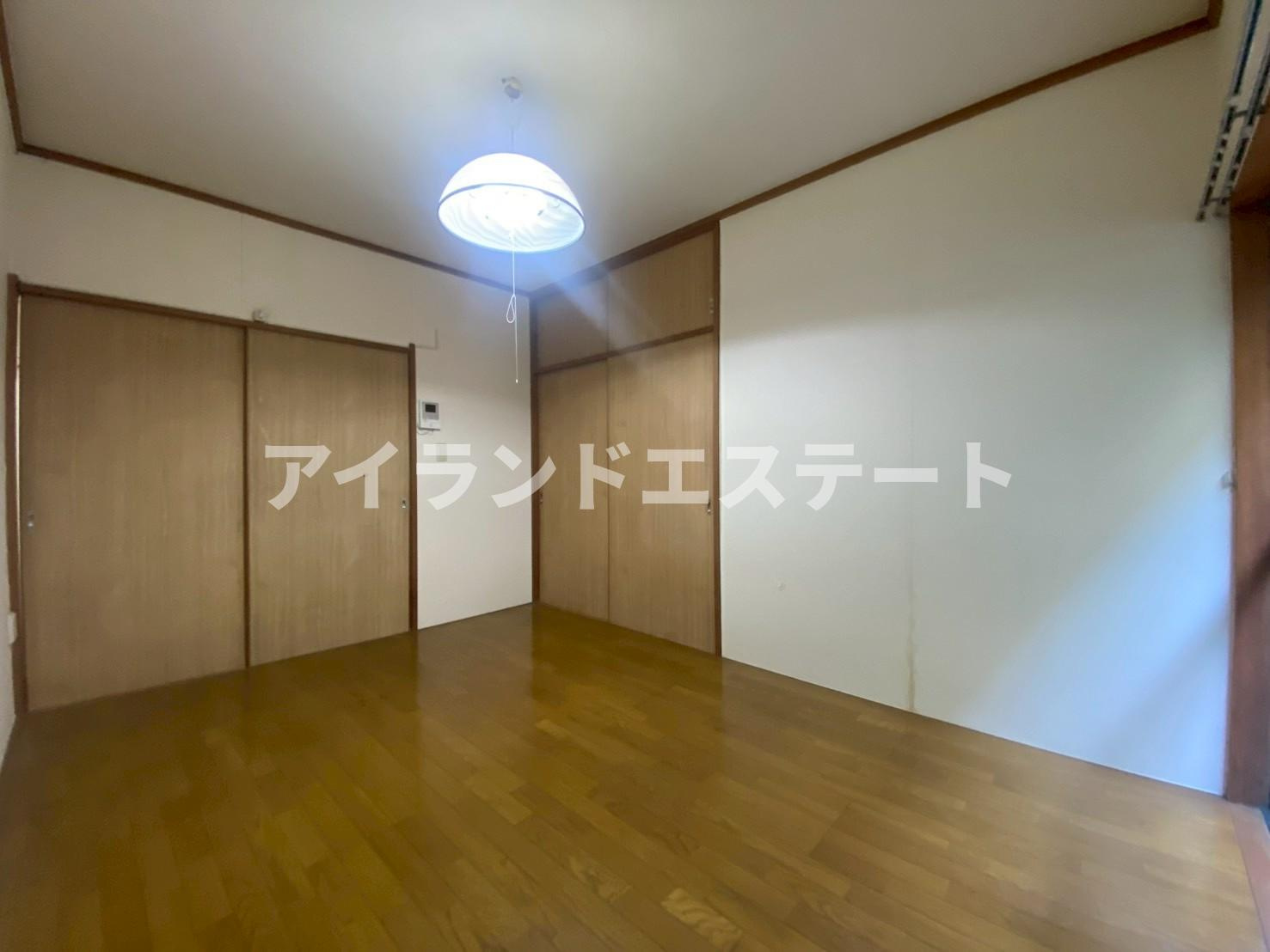 ファミール・ユイ　独立洗面台　駅近　リフォーム中の内装