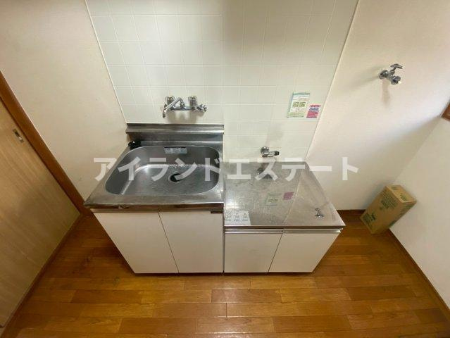 ファミール・ユイ　独立洗面台　駅近　リフォーム中のキッチン